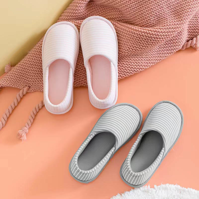 Gestreifte Slipper-Socken in Übergröße