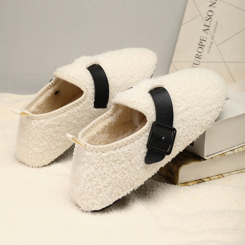 Modische Slipper-Socken mit Schnalle in Übergröße