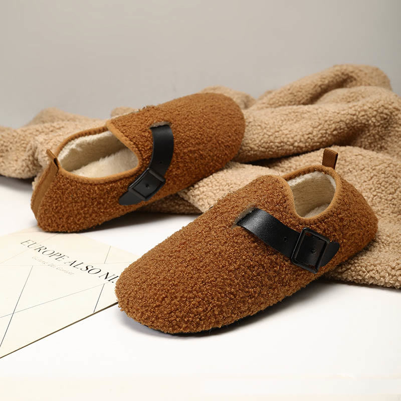Modische Slipper-Socken mit Schnalle in Übergröße