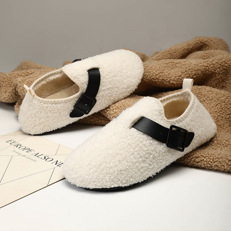 Modische Slipper-Socken mit Schnalle in Übergröße