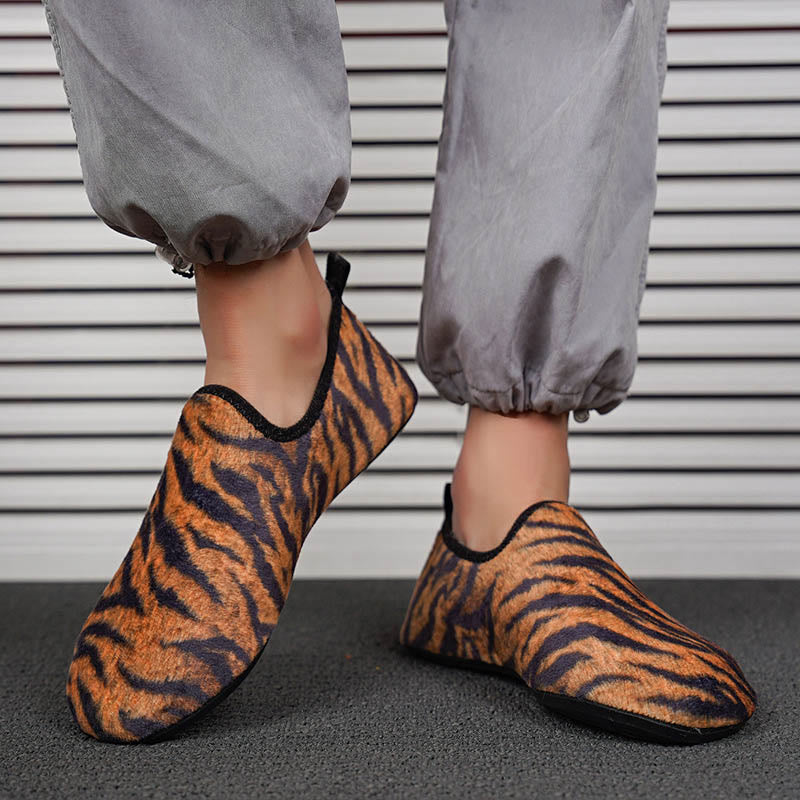 Tiger-Hausschuhsocken in Übergröße - image 1