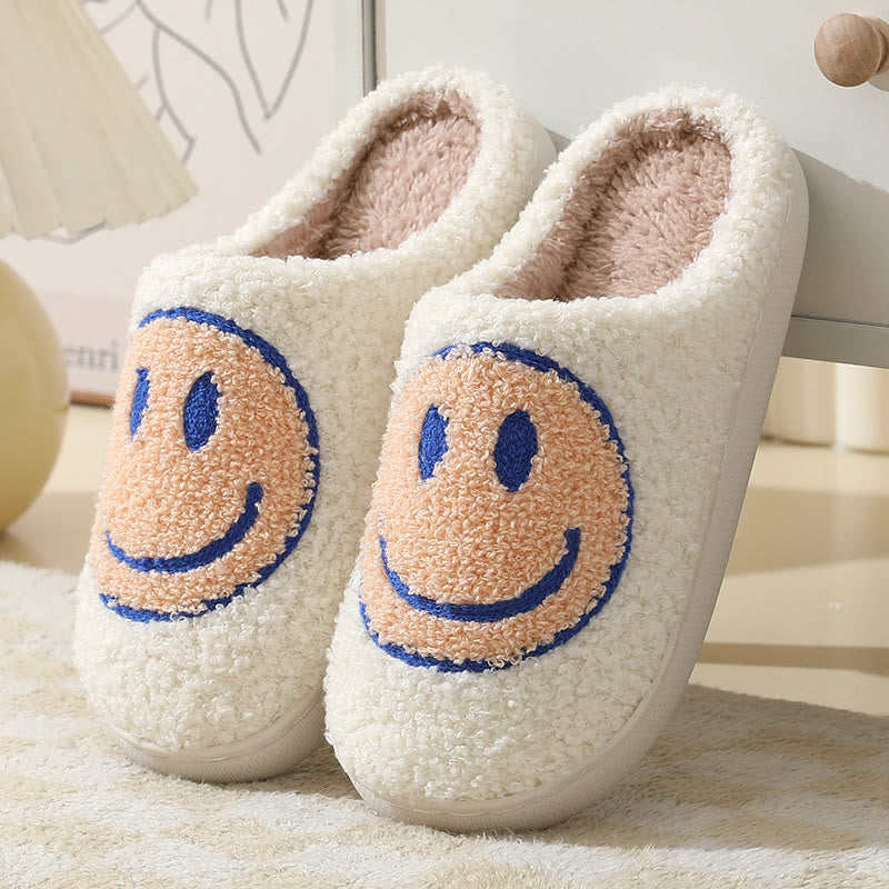 Rutschfeste Hausschuhe mit Smiley-Gesicht in Übergröße