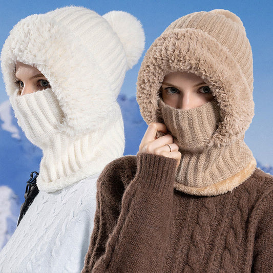 Weicher Winterschal mit Kapuze