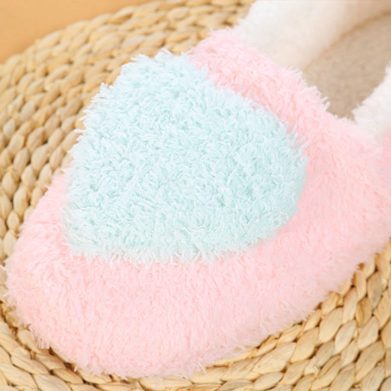 Hausschuhe mit Herzmotiv in Übergröße - image 6