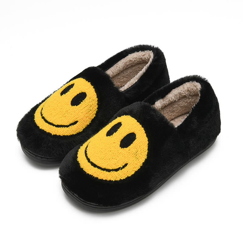 Bunte Hausschuhe mit Smiley-Gesicht in Übergröße