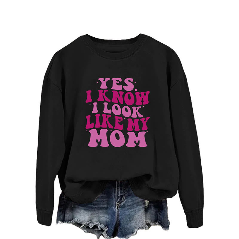 Lila Sweatshirt mit Buchstaben in Übergröße