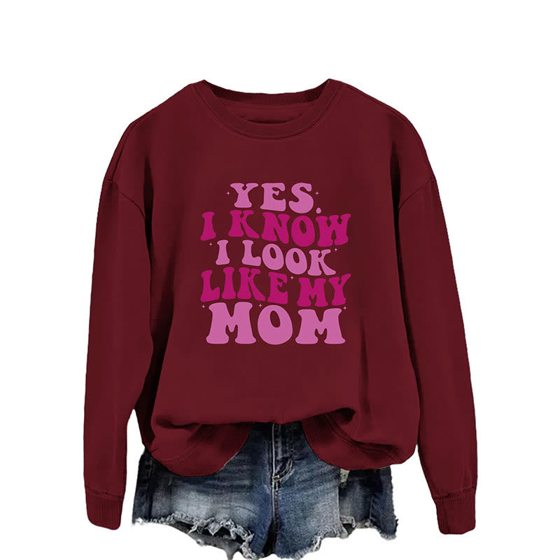 Lila Sweatshirt mit Buchstaben in Übergröße