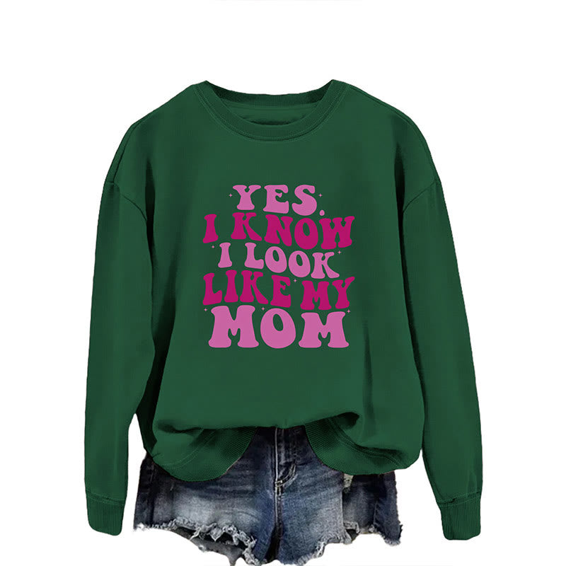 Lila Sweatshirt mit Buchstaben in Übergröße