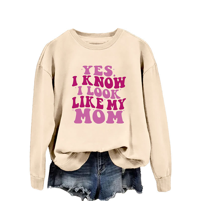 Lila Sweatshirt mit Buchstaben in Übergröße