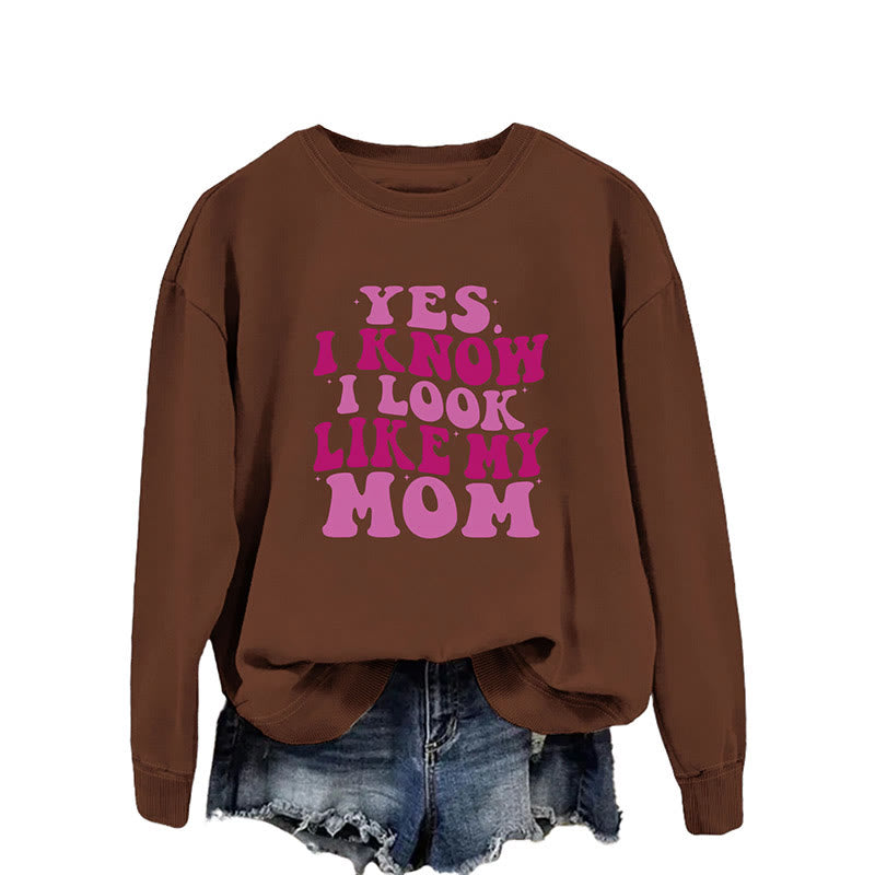 Lila Sweatshirt mit Buchstaben in Übergröße
