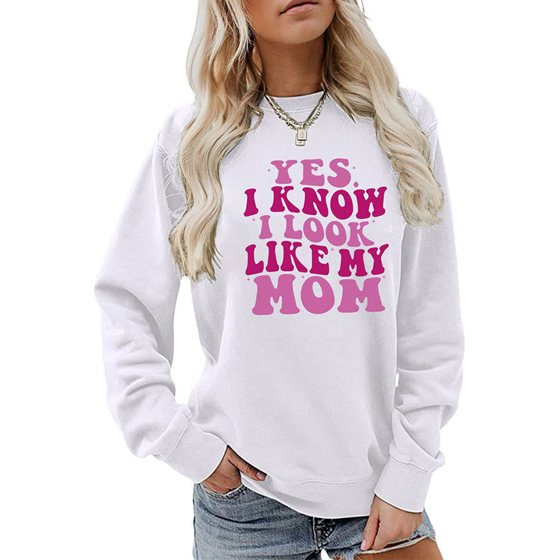 Lila Sweatshirt mit Buchstaben in Übergröße