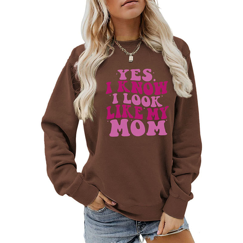 Lila Sweatshirt mit Buchstaben in Übergröße