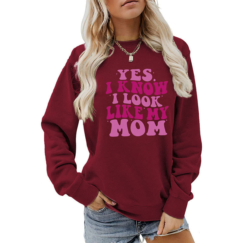 Lila Sweatshirt mit Buchstaben in Übergröße