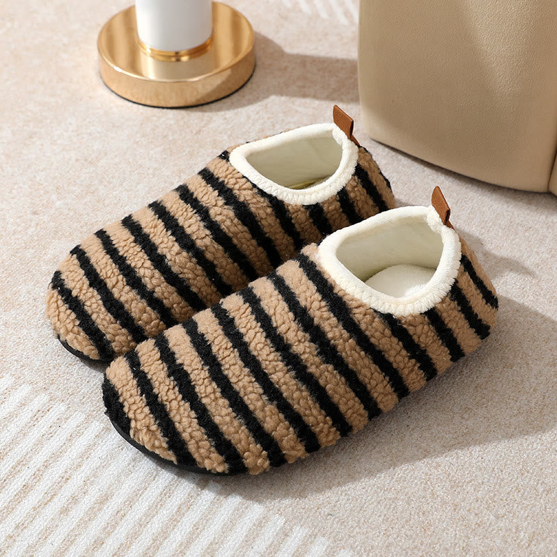 Bequeme Hausschuhe mit Nadelstreifen in Übergröße - Kaffee - EU42-43 (US7,5-8,5) - image 9