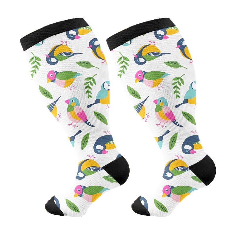 Große Größen – Breezy Flower Bird Kompressionsstrümpfe - Weiß - 4XL - image 7