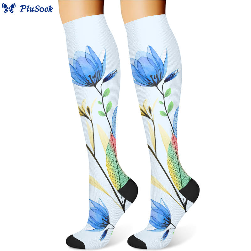 Kompressionsstrümpfe mit grünen Blättern und blauen Blumen (3 Paar) - image 4