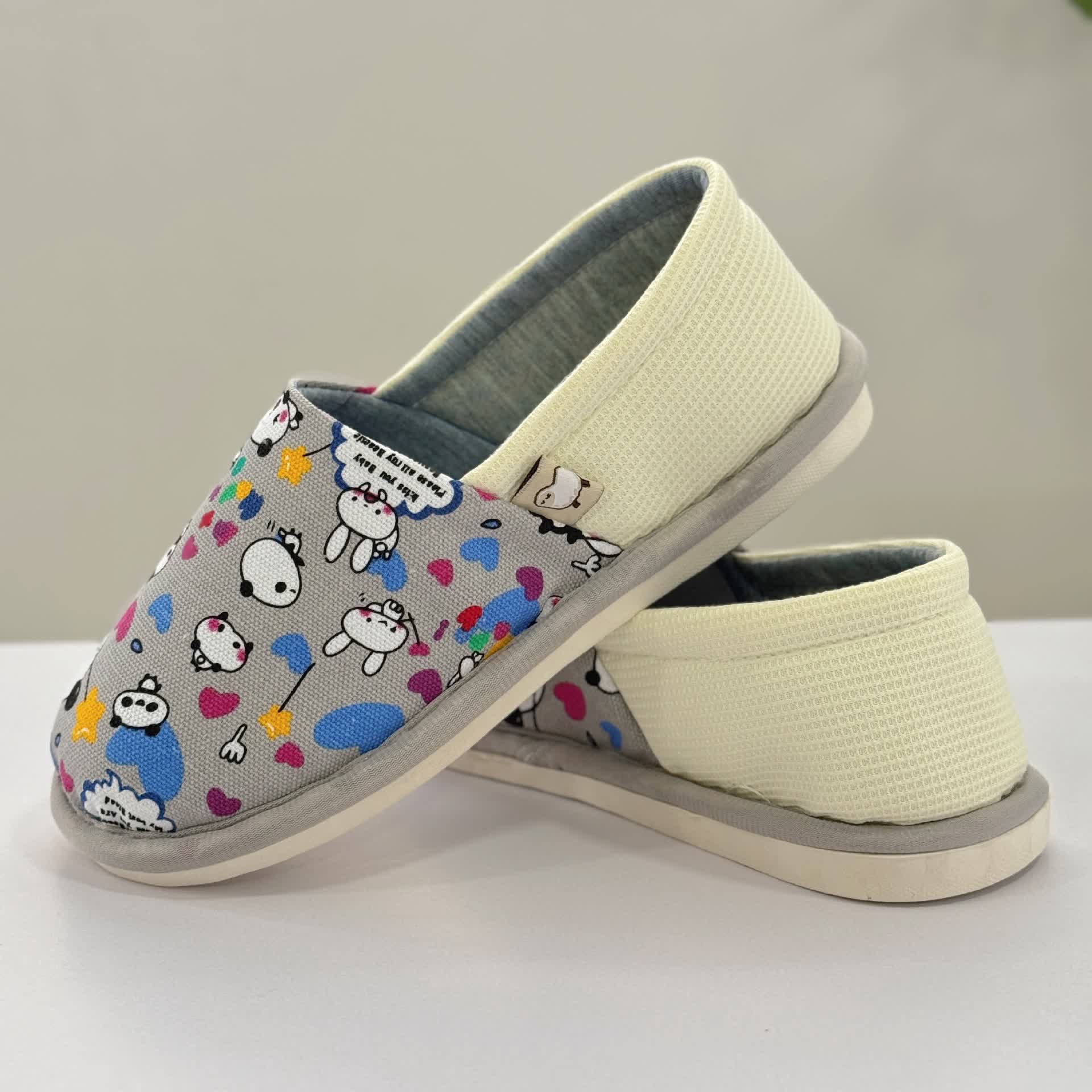 Niedliche rutschfeste Canvas-Hausschuhe mit Tiermuster - image 10