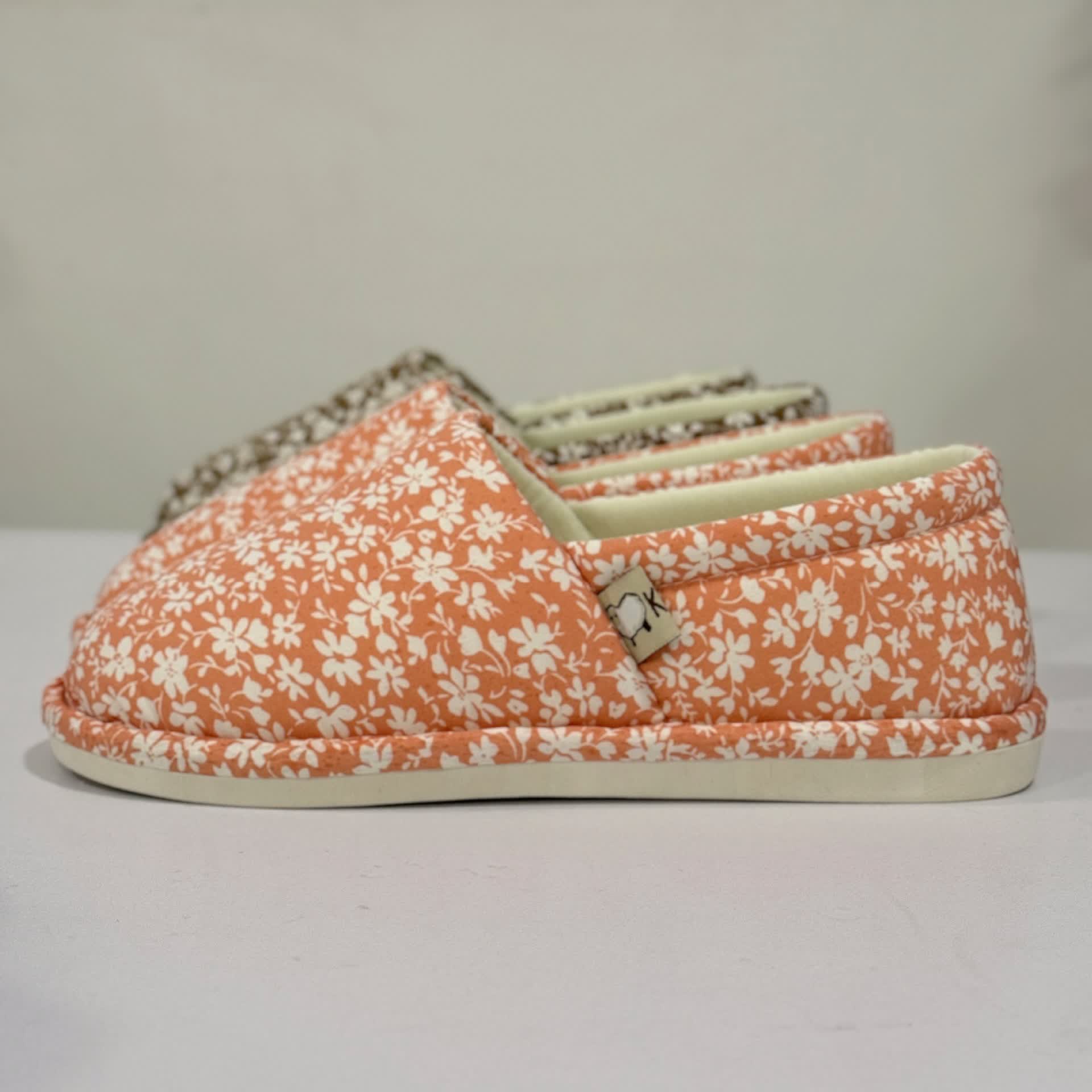 Rustikale, florale, rutschfeste Hausschuhe aus Segeltuch - image 3