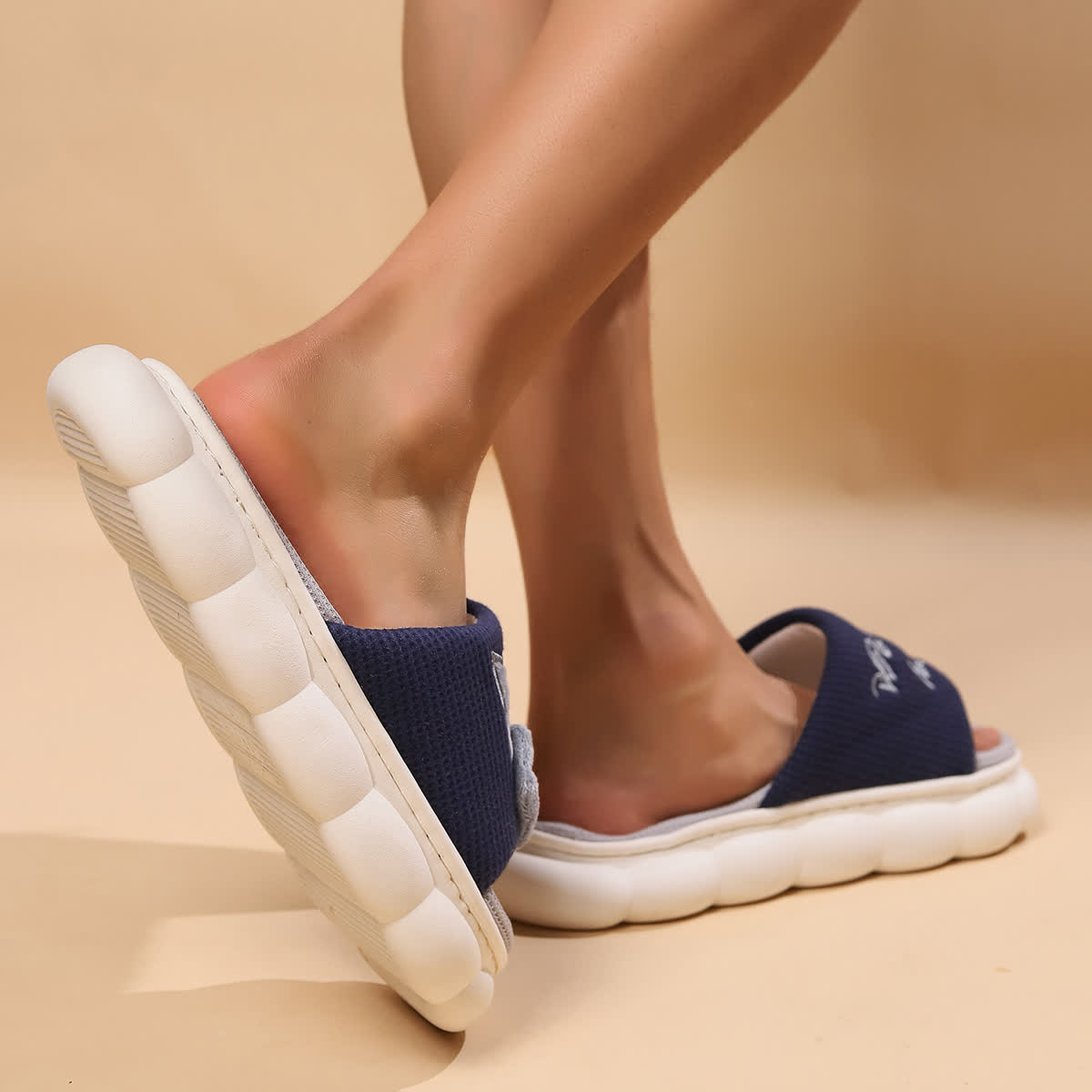 Niedliche Hausschuhe mit Cartoon-Kätzchen - image 15