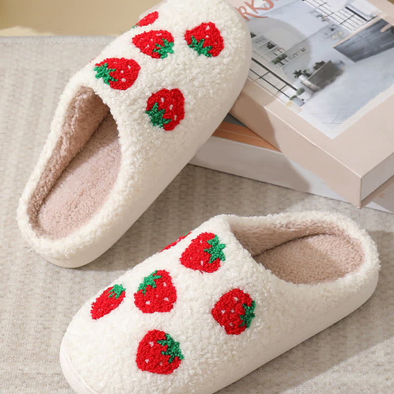 Flauschige Hausschuhe mit Cartoon-Frucht-Print - image 5