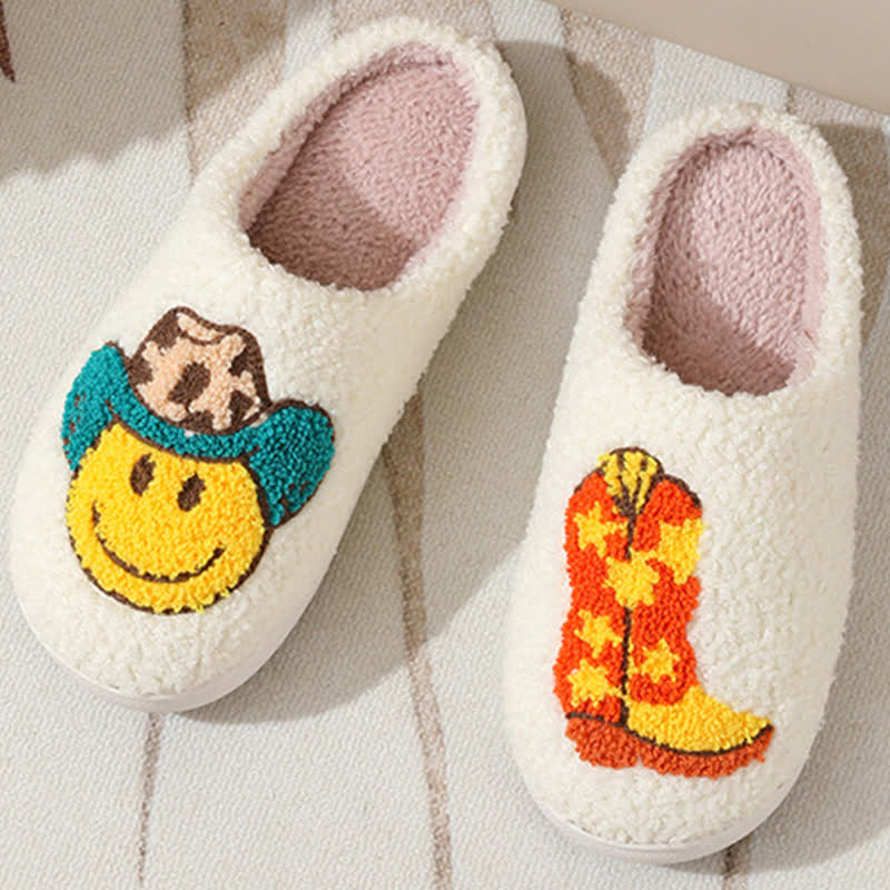 Süße flauschige Hausschuhe mit Emoji-Print