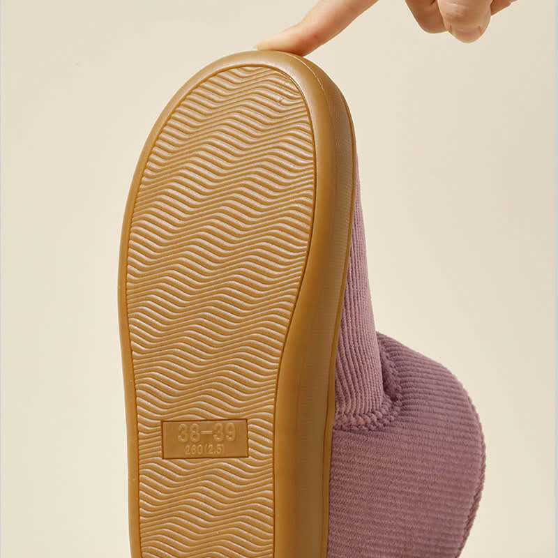 Hohe, warme Hausschuhe mit Klettverschluss - image 8