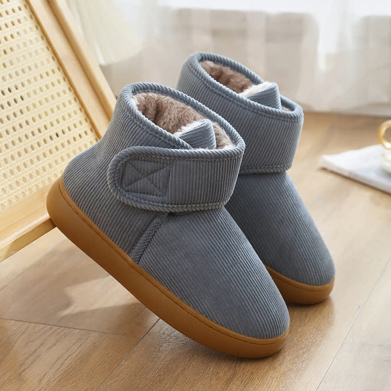 Hohe, warme Hausschuhe mit Klettverschluss - image 11