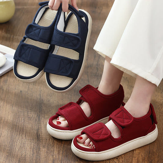 Leicht anzuziehende, rutschfeste Hausschuhe mit Klettverschluss in Übergröße - image 1