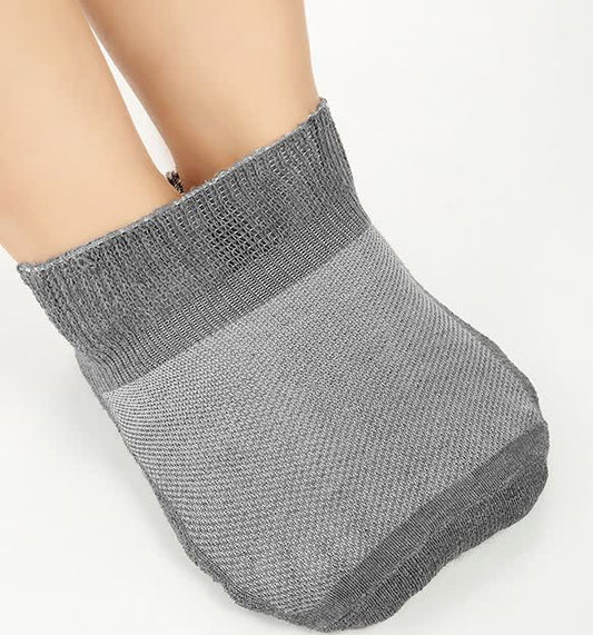 Einfarbige, atmungsaktive Söckchen aus Stretch-Netzgewebe (2 Paar)