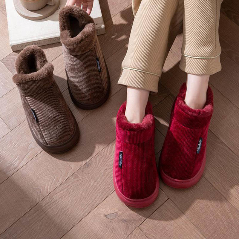 Hohe Winterhausschuhe in Übergröße - image 0