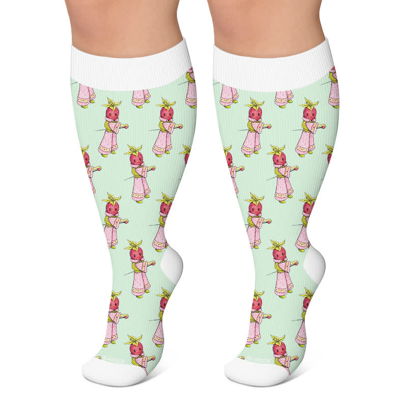 Kompressionsstrümpfe mit Erdbeer-Kätzchen-Motiv in Übergröße - Grün - 4XL - image 5