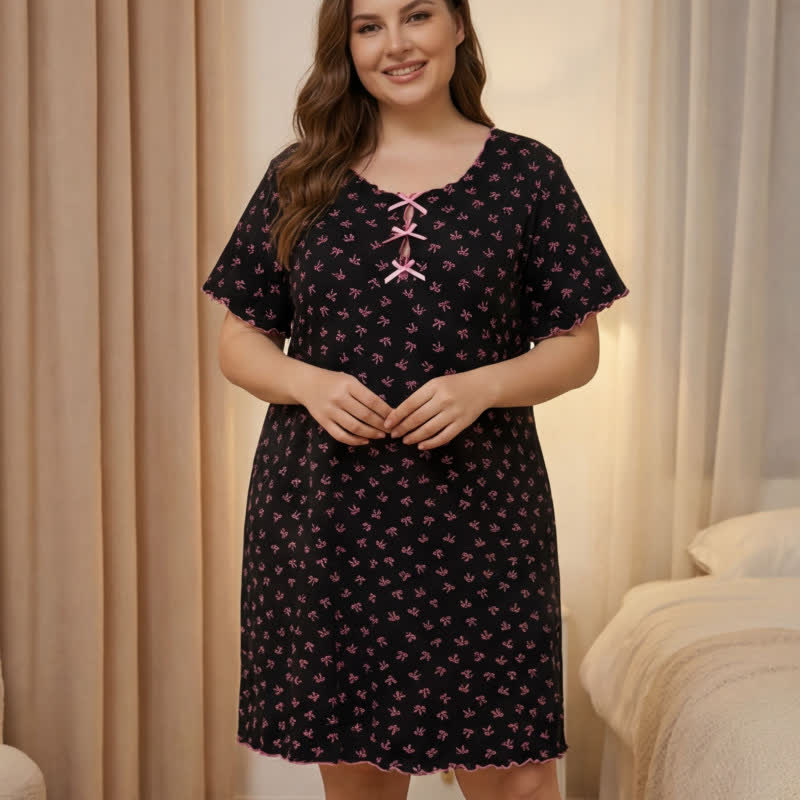 Nachthemd mit kleinem Blumenmuster und Schleifenbesatz - Schwarz - 4XL - image 4