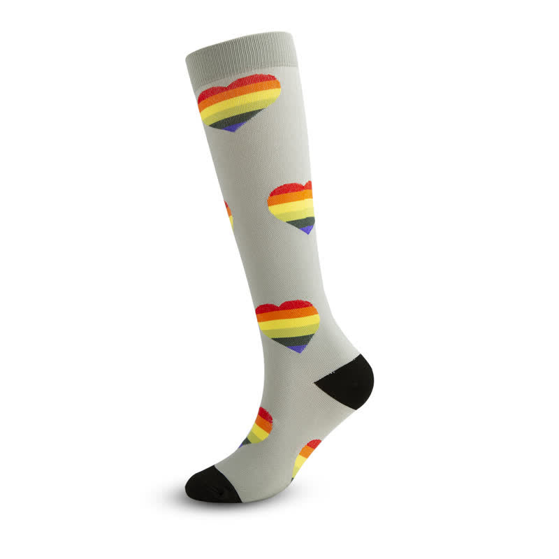 Kompressionsstrümpfe mit Regenbogenherzen (3 Paar)