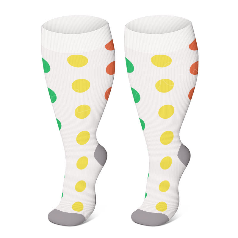 Kompressionsstrümpfe mit Polka-Dots in Übergröße - image 1