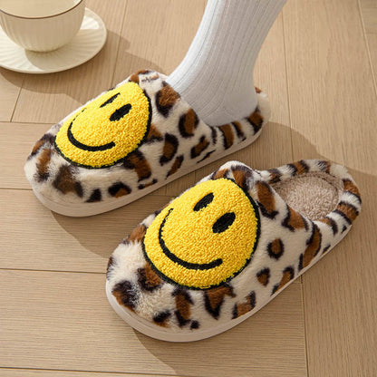 Gelbe Hausschuhe mit Smiley-Motiv in Übergröße