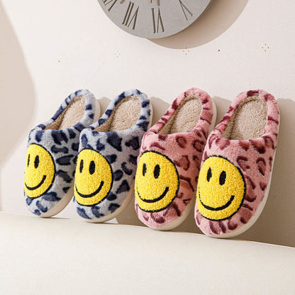 Gelbe Hausschuhe mit Smiley-Motiv in Übergröße