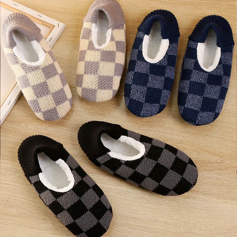 Karierte Slipper-Socken in Übergröße