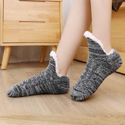 Plüsch-Slipper-Socken in Übergröße - Schwarz - EU40-43 (US7-9) - image 3