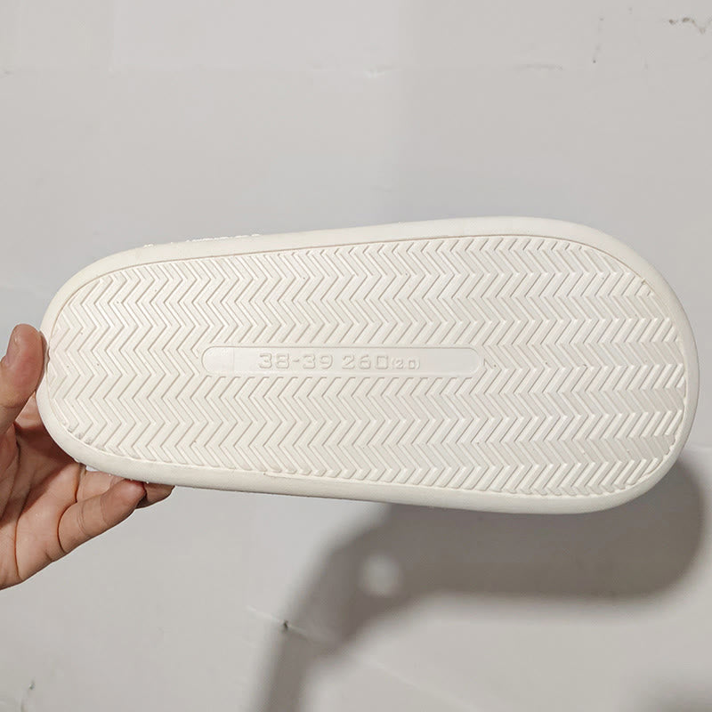 Gepunktete Hausschuhe in Übergröße - image 4