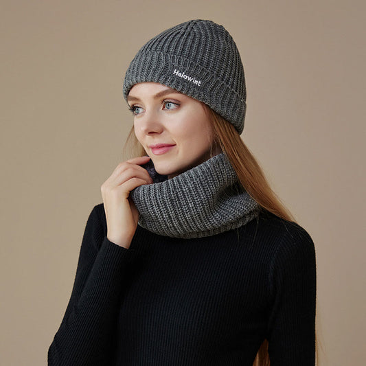 Warmes Strickmütze-Schal-2-in-1-Set