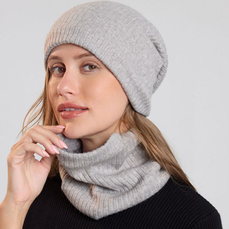 Einfarbiges, schlichtes 2-in-1-Set mit Beanie-Schal und Strick