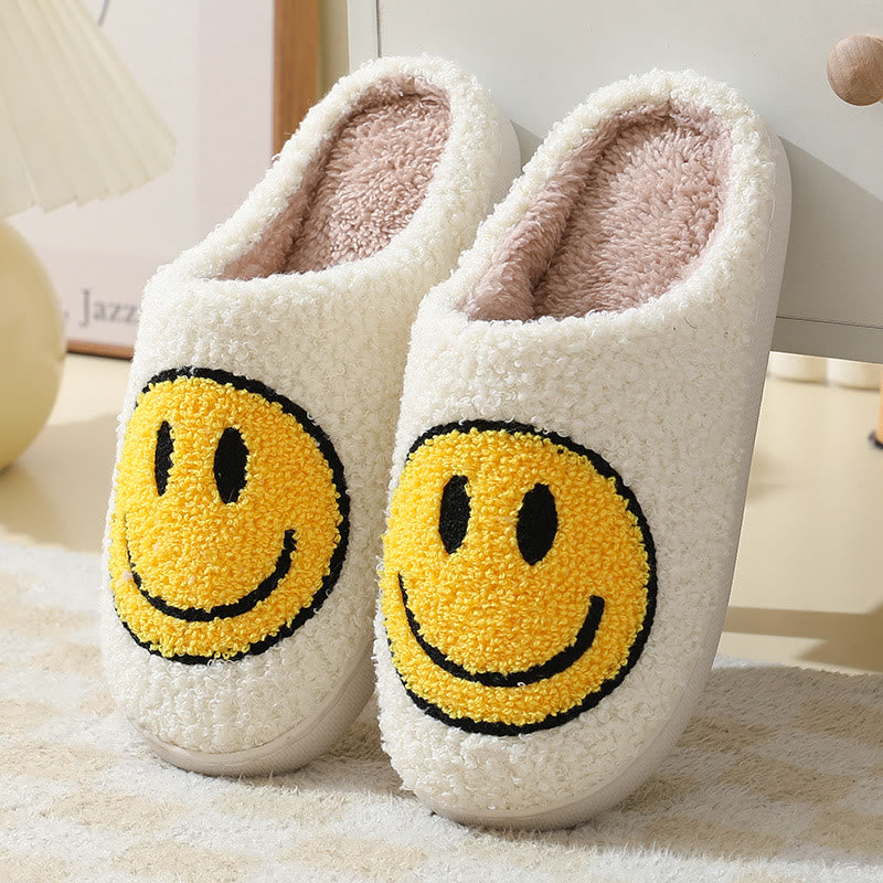 Rutschfeste Hausschuhe mit Smiley-Gesicht in Übergröße - Weiß - US 11-12 - image 2