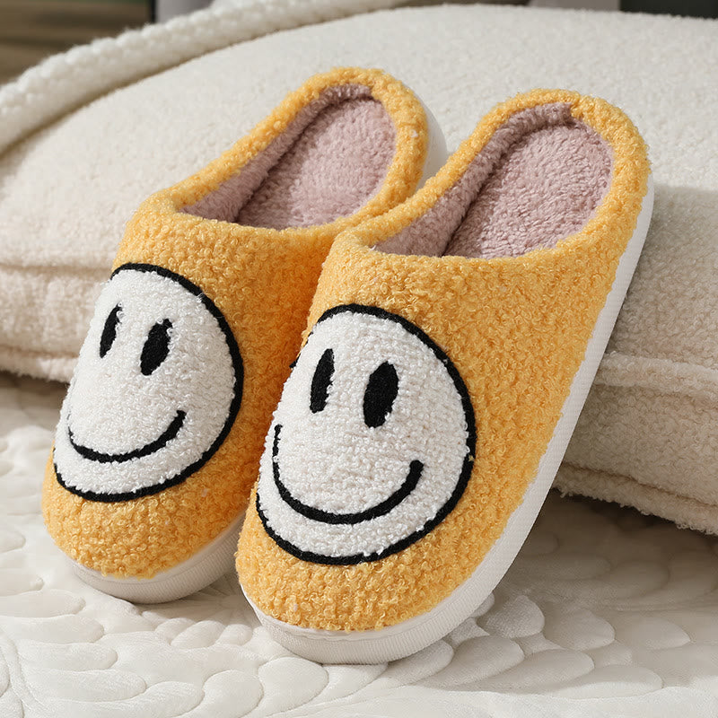 Rutschfeste Hausschuhe mit Smiley-Gesicht in Übergröße - Gelb - US 11-12 - image 6