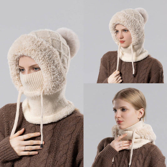 Strickschal mit Kapuze und Kordelzug