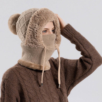 Strickschal mit Kapuze und Kordelzug