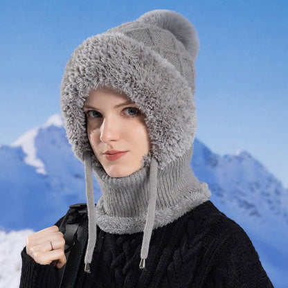 Strickschal mit Kapuze und Kordelzug