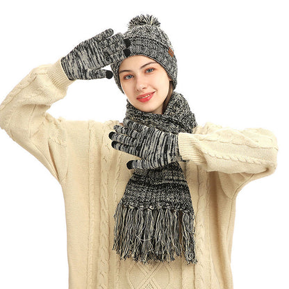 Klassisches 3-in-1-Set mit passenden Handschuhen, Beanie und Schal