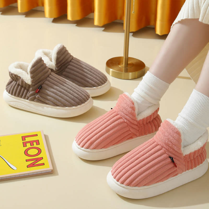 Hausschuhe mit Fellfutter in Übergröße - image 1