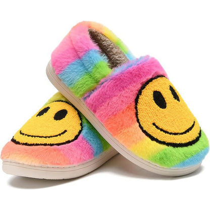 Bunte Hausschuhe mit Smiley-Gesicht in Übergröße