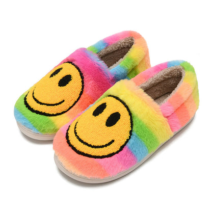 Bunte Hausschuhe mit Smiley-Gesicht in Übergröße